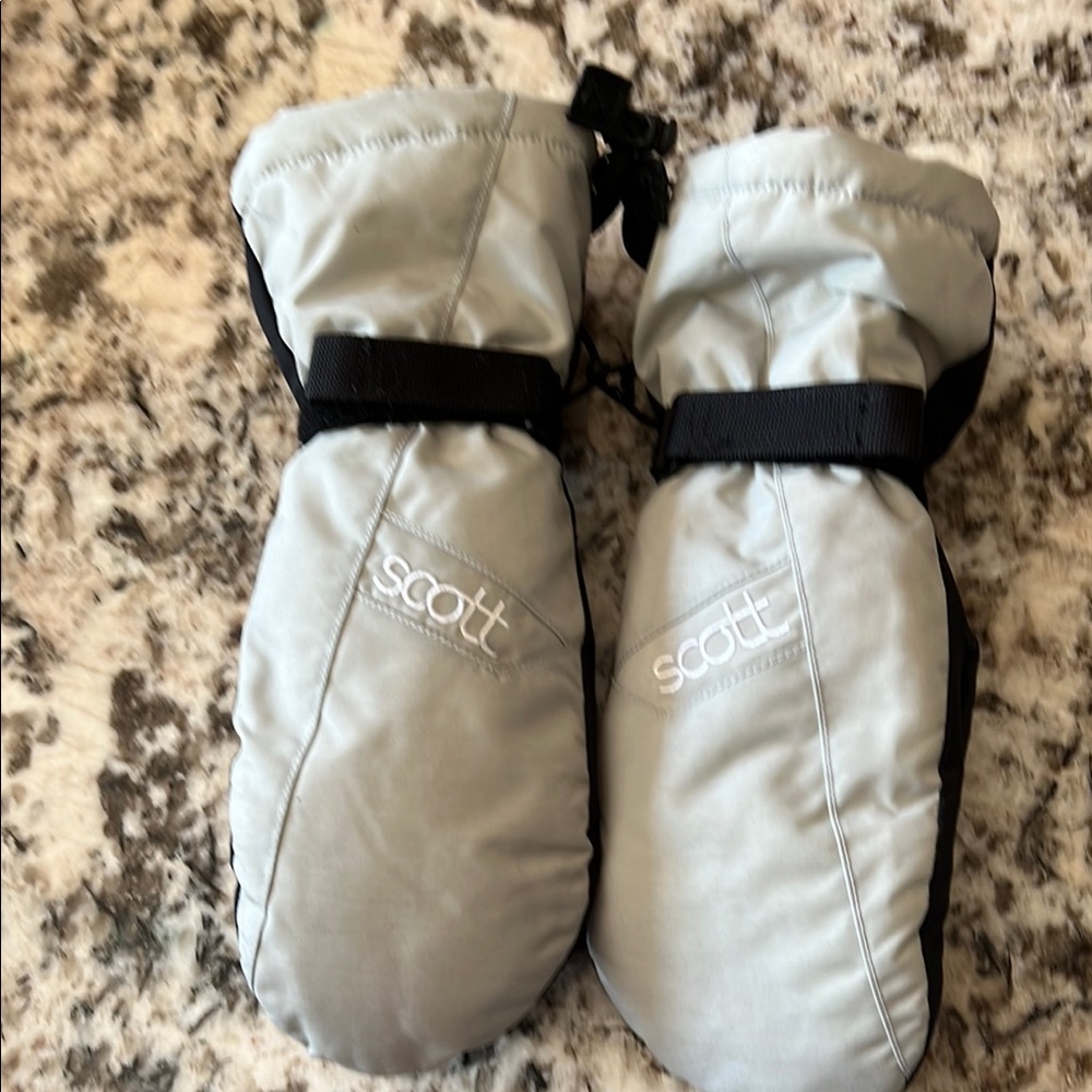 Scott Gray Mittens